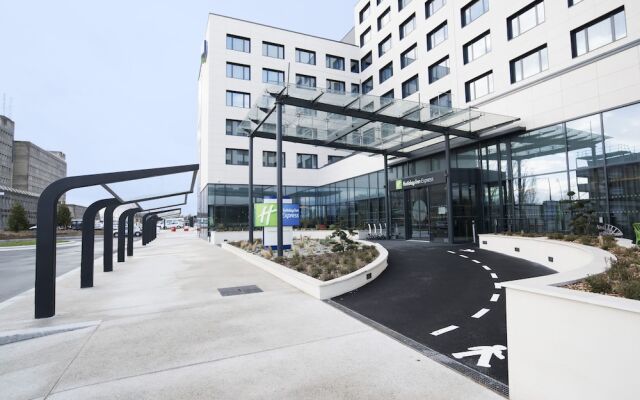 Отель Holiday Inn Express Paris - CDG Airport