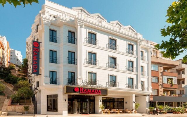 Ramada Hotel & Suites Istanbul Golden Horn вид на фасад