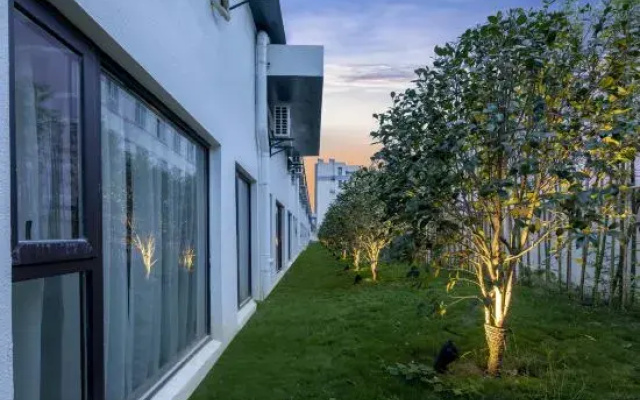 Morland Hotel (Ningbo Chunxiao Ten thousand beach )