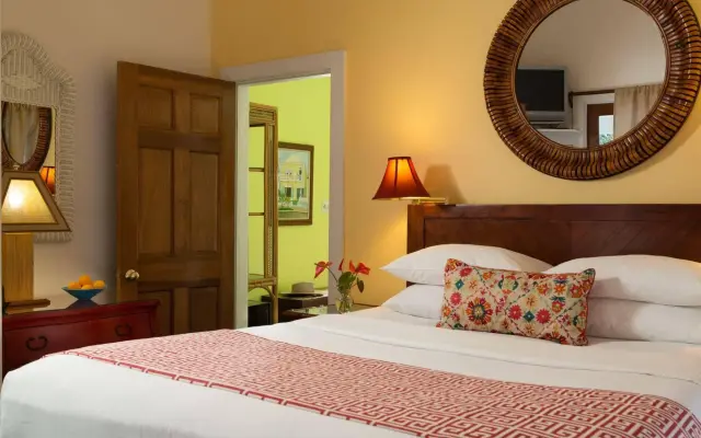 Tropical Inn
