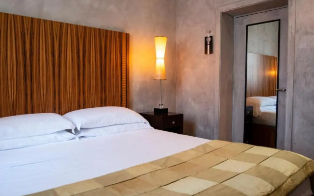 Intown Luxury House