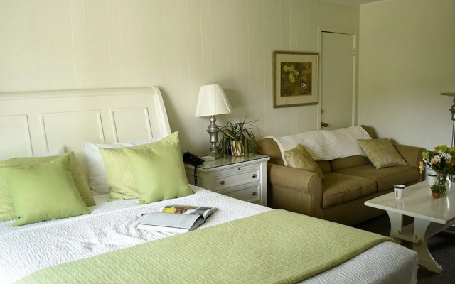 East Hampton House Resort