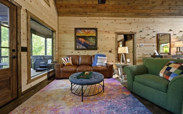 Always Sunny 2 Bedroom Cabin by Redawning