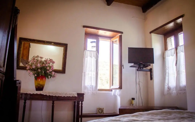 Gioia Traditional House