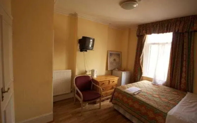 Camelot House Hotel