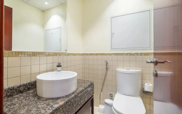 Modern Three Bed Apartment Parking Pool