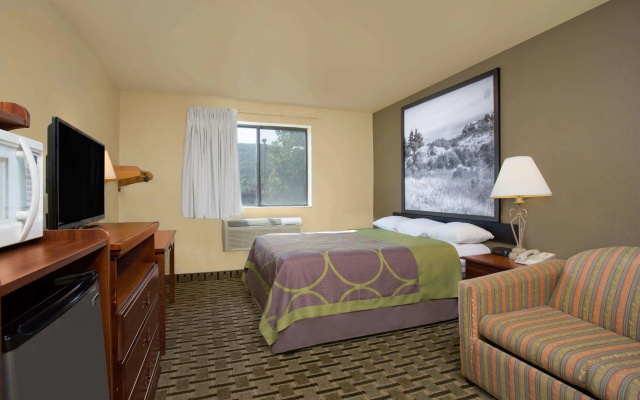 Super 8 by Wyndham Lynchburg VA
