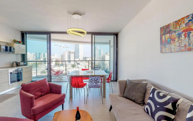 Luminous 3BR in Florentine