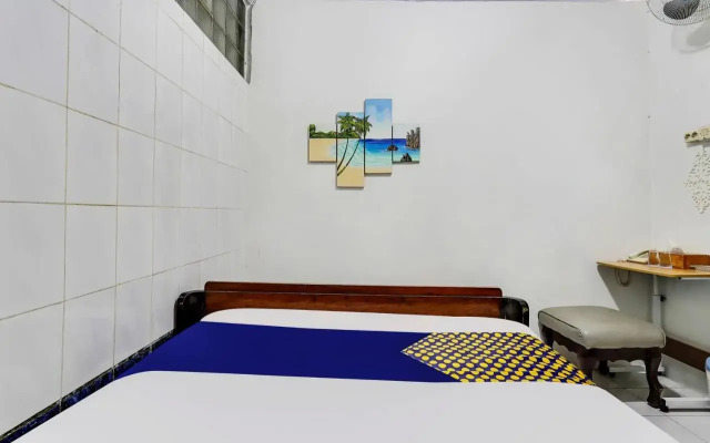 SPOT ON 91108 Sare Ngebluk Residence