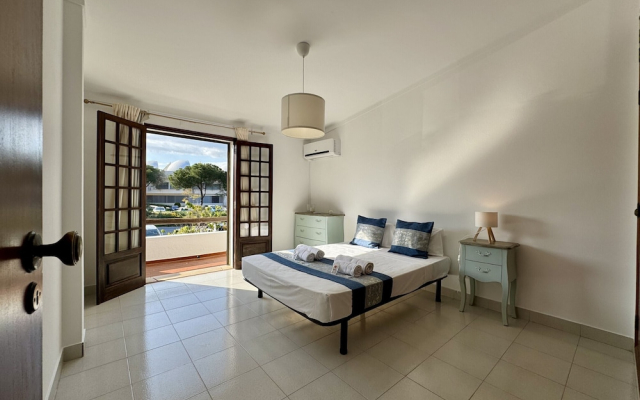 Faro Terrace Villa by Homing