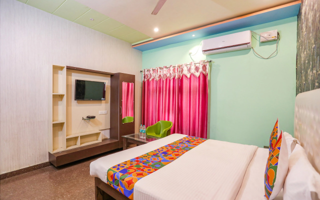 Fabhotel Kriti Green