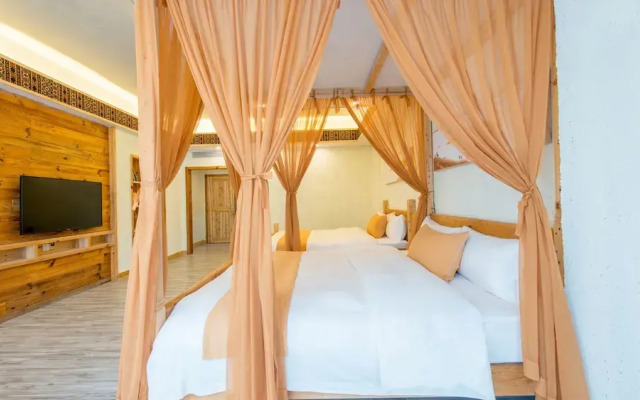 Floral Hotel Fenghuang Huercaowu