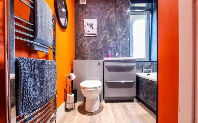 3 Bedroom Stylish Ground Floor Flat