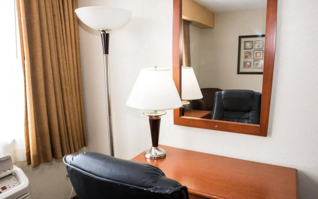 Airport Plaza Inn and Conference Center