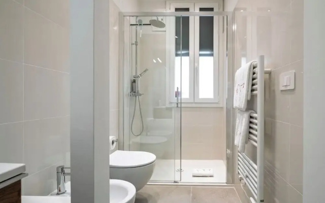 Venetian Alcove