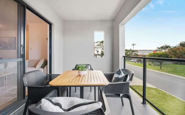 Stylish 2BR With Wi-fi 100 Mbps TV big 75 Inch