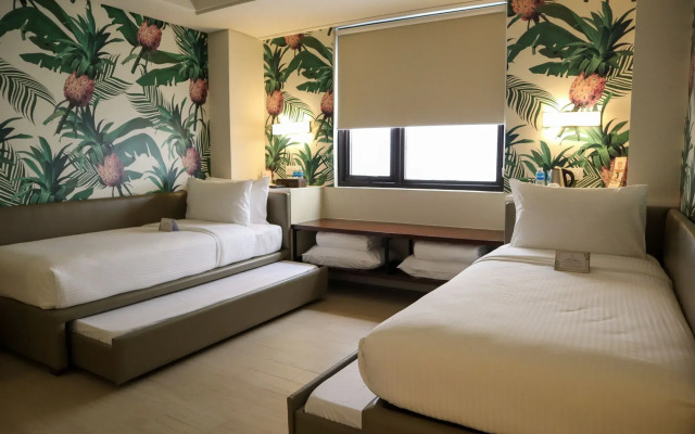 Mella Hotel Manila near NAIA Airport