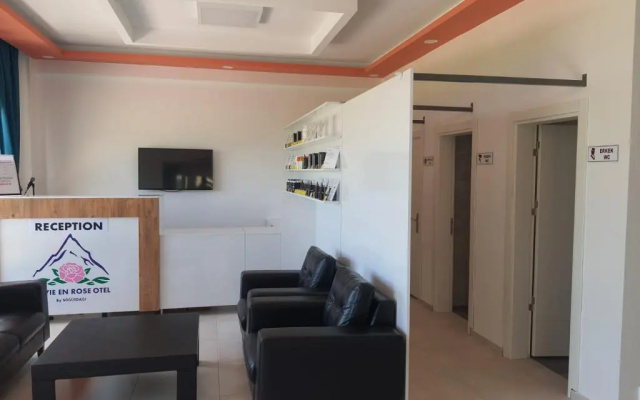La Vie En Rose Otel