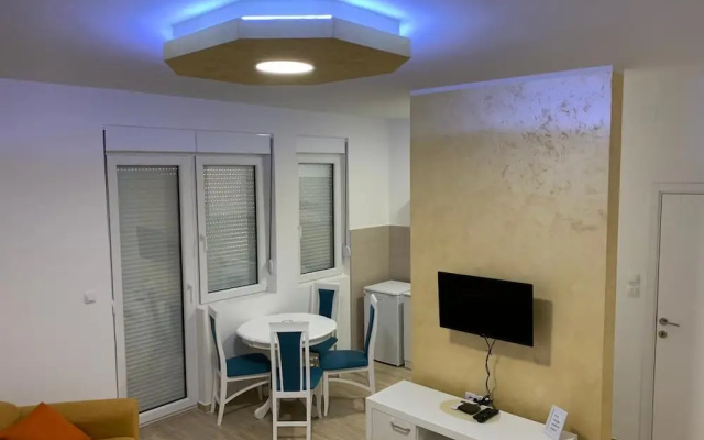 Airport View Apartment