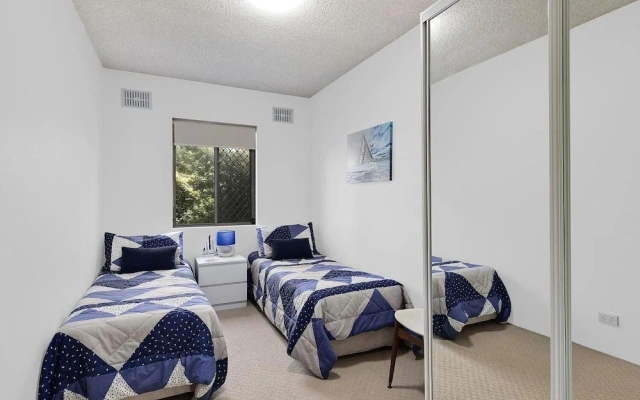 Dolphin Court - Unit 5