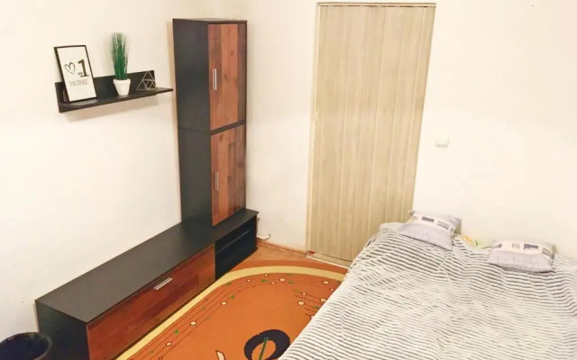 small APARTMENT FOR RENT