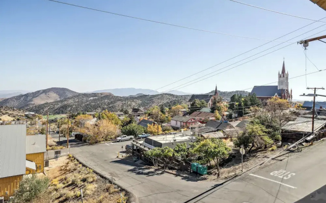 Mountain-view Deck: Stylish Virginia City Apt!