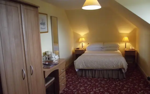 The Lauderdale Hotel