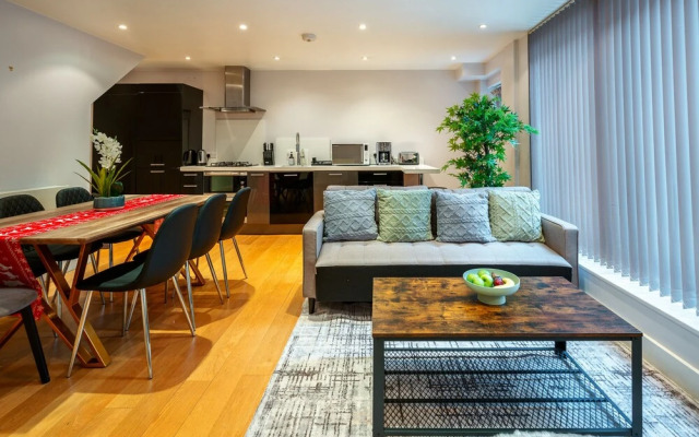 Immaculate 3-bed House in Central London