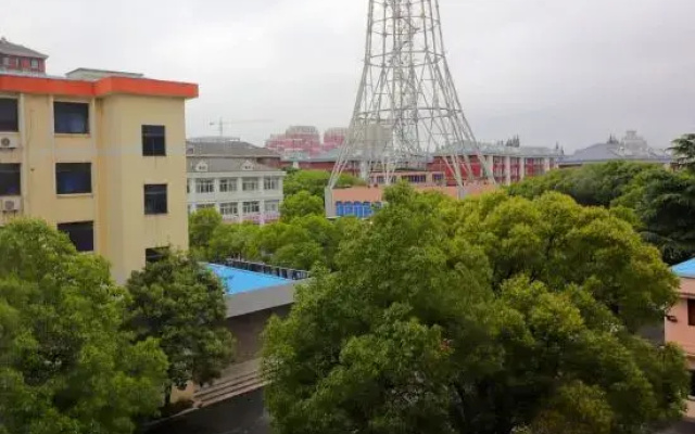 Zsmart Zhishang Hotel (Shanghai Songjiang Sports Center Metro Station Ledu)