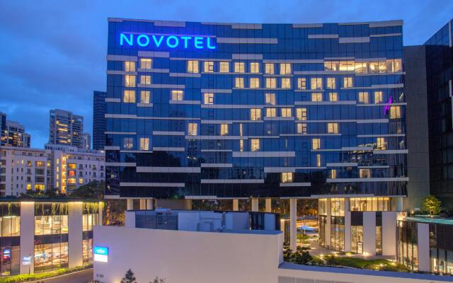 Novotel Singapore on Stevens 0