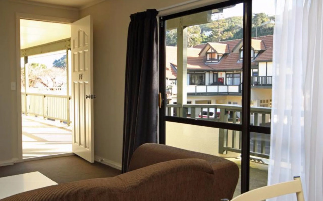 Champers Motor Inn