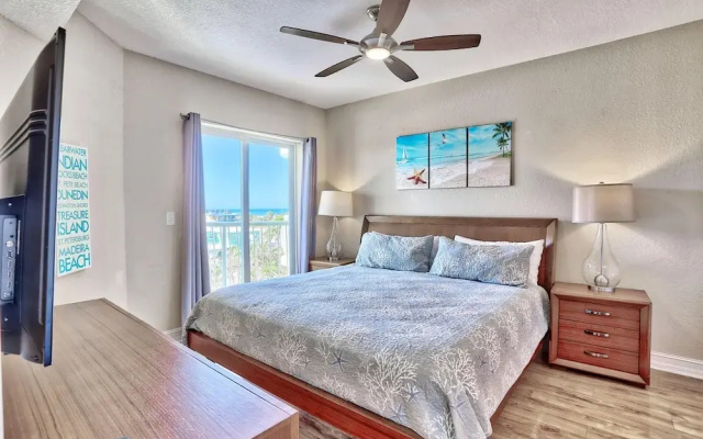 Crystal Palms 405