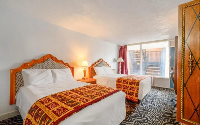 Castle Inn & Suites By Oyo Lawton