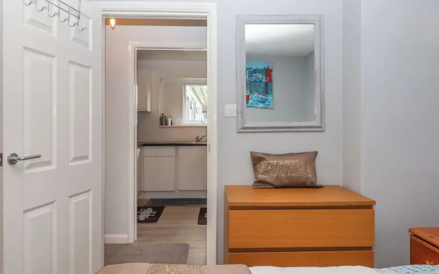 Brixham Breeze Cabin