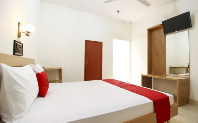 Hotel Raditia Graha by OYO Rooms