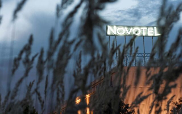 Отель Novotel Antwerpen вид на фасад