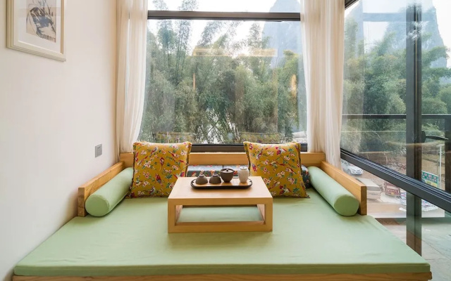 CTN LiRiver Boutique Hotel