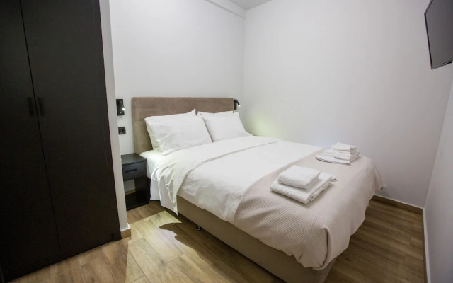 Raise Acropolis View Suites