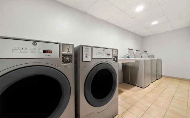 Suburban Studios, Kearney