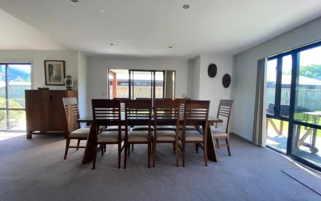 4 Tarndale Place