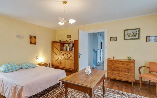 Lovely Holiday Home in Bannalec for Family With Garden