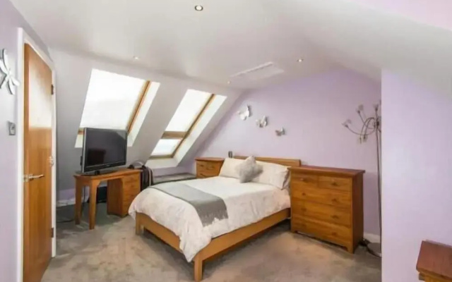 Oxford Street 5 Bedroom Townhouse