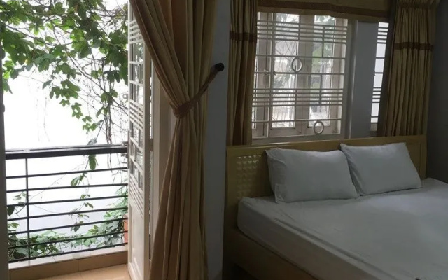 Drop By Saigon Hostel