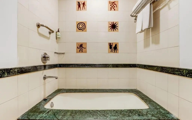 Lemon Tree Hotel, Ahmedabad