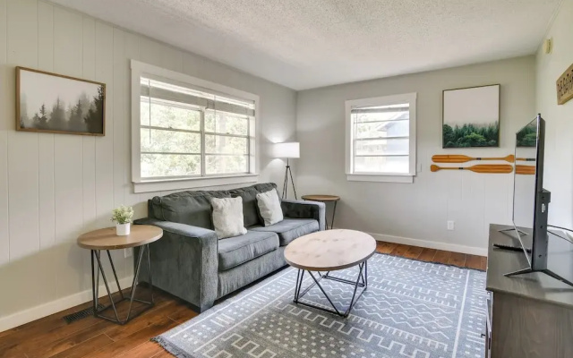 Tranquil Kimberling City Getaway w/ Community Pool