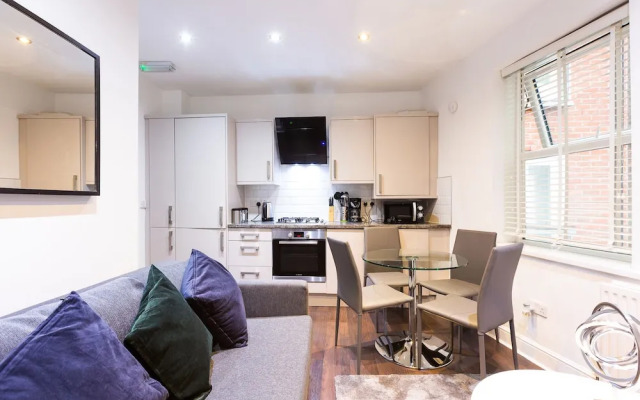Chic Three Bed Shoreditch Gem Sleeps 8 A4