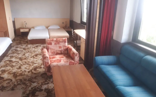 Family Hotel PRILIV