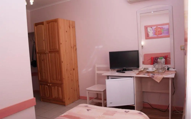 Polyanka Hotel