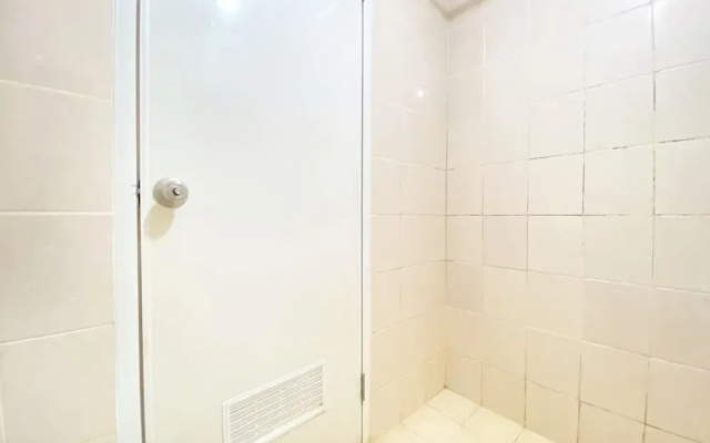 Cozy And Clean 1Br Apartment At Parahyangan Residence