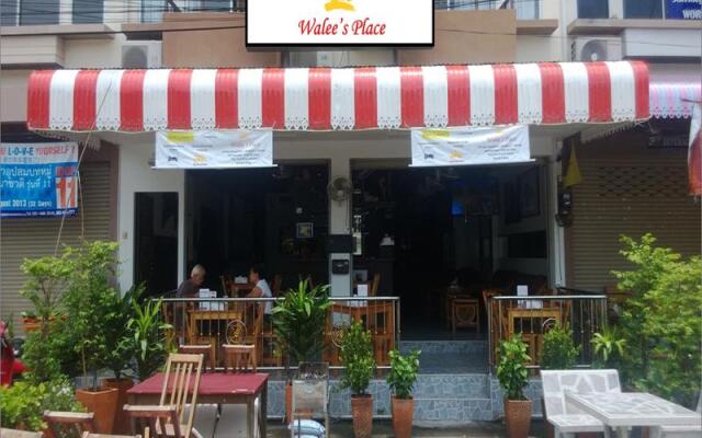 Отель Walee's Place вид на фасад